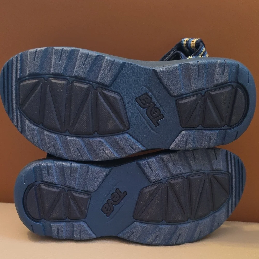 Teva Kids Hurricane XLT 2 sport sandals in the Kishi Dark Blue, Size 2, NWOB